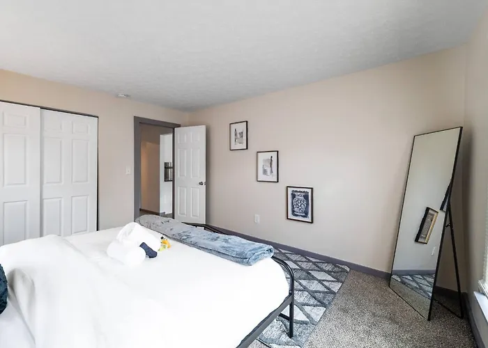 Collins Avenue Duplex - 2 Homes *