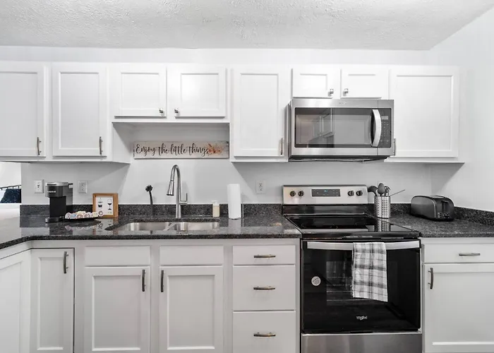 Collins Avenue Duplex - 2 Homes *