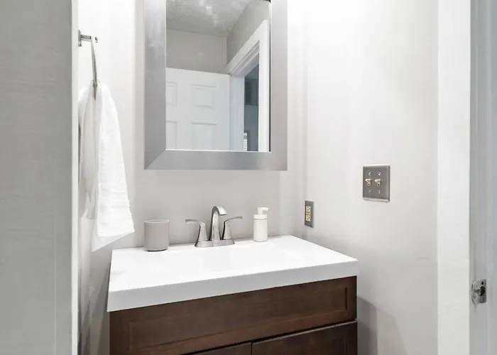Сasa de vacaciones Collins Avenue Duplex - 2 Homes