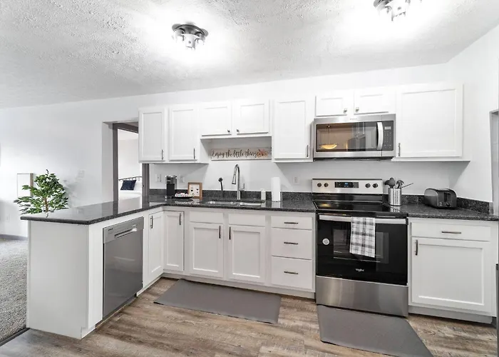 Collins Avenue Duplex - 2 Homes * Columbus